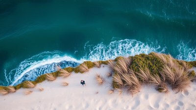 Where the Sea Starts to Forget the Land