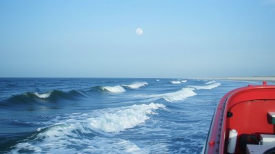 When the Ocean Decides the Arrival Time