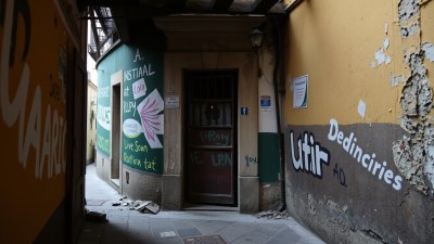 The Hue of Abandonment in the Alleys of Porto
