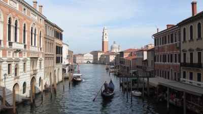 Documenting the Gentle Collapse of Venice’s Edges