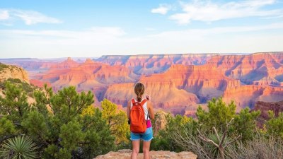How to Take a Perfect Vacation Photo Without Tourists in the Background
