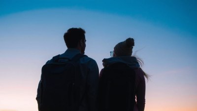 How to Keep the Romance Alive While Traveling Long-Term