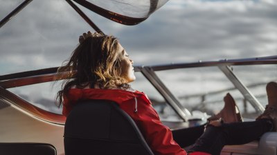 Dreamy Boat Rides Around the World for Romance Seekers