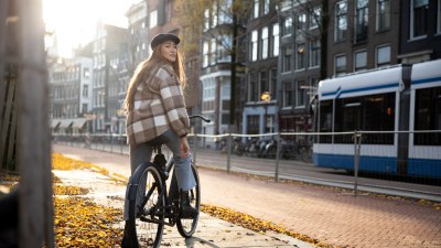 Amsterdam's Canal Bike Rides: Pedaling Through Picture-Perfect Streets