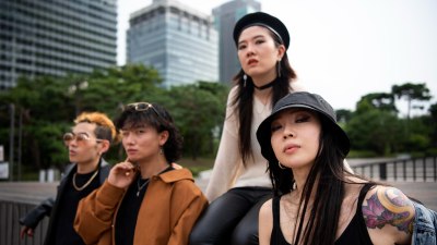 Seoul's K-Pop Dance Classes: Learning the Moves with Local Fans